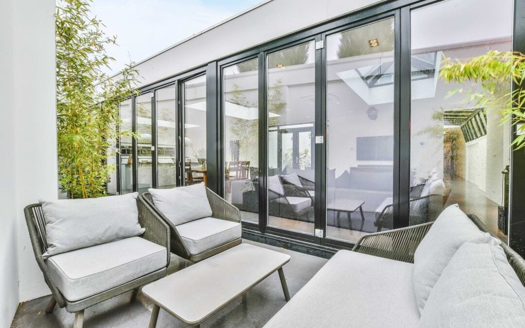 Comment réussir l’isolation du toit d’une véranda ?